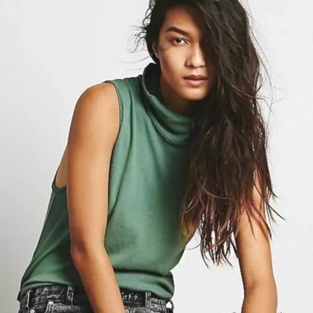 Free People Sage green sleeveless turtleneck